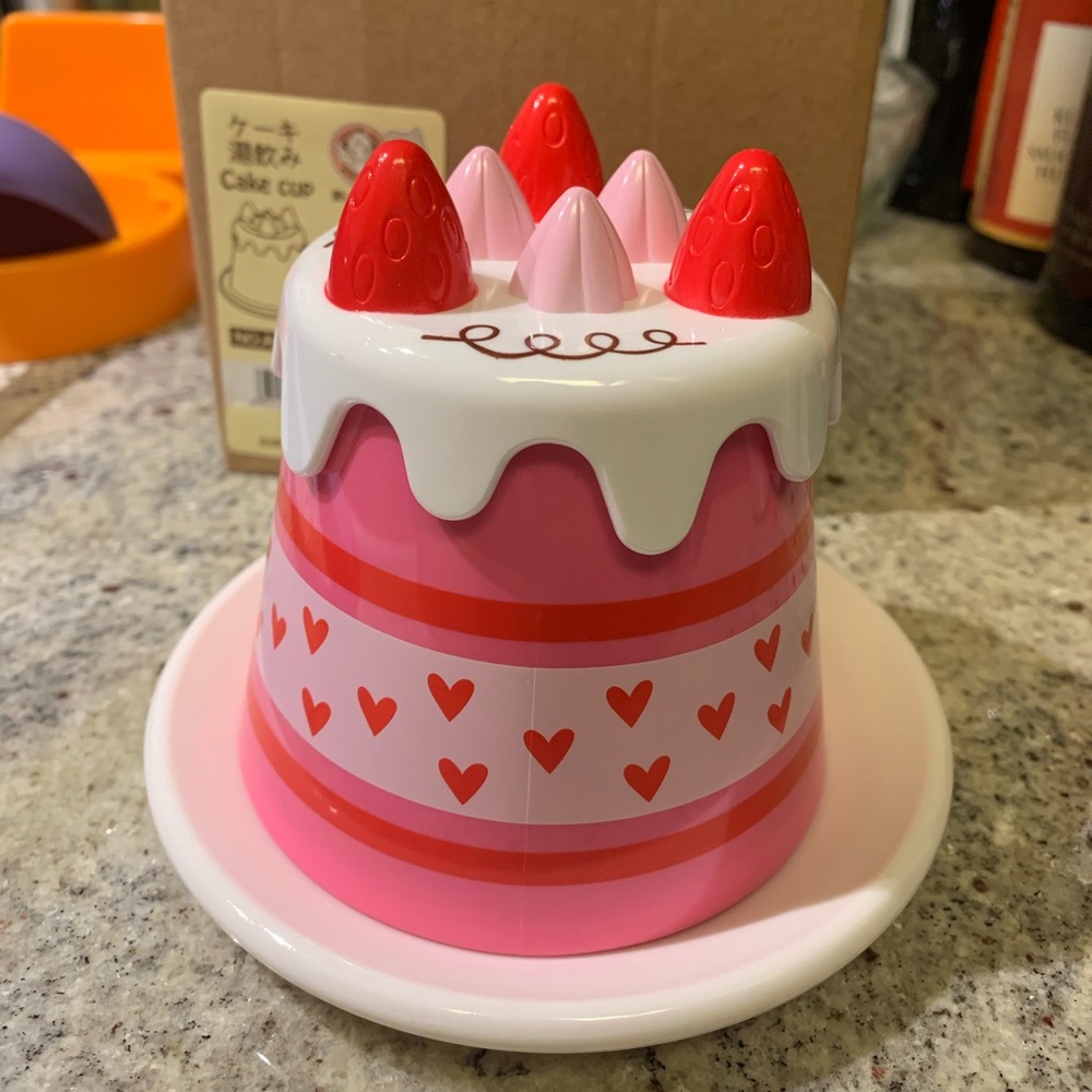 Plastic cute dessert looking cup - Picture 2 of 8